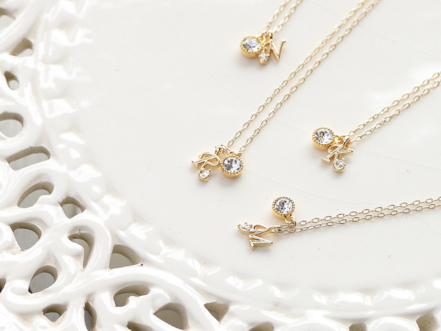 手提げ紙袋付き【プリザーブドフラワー】スワロフスキーネックレス付き