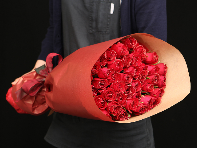 45本の煌薔薇の花束～きらきら輝くバラの宝石（花言葉カード付き  