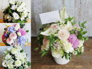 【生花】供養のアレンジメント（M）～法要・命日・お彼岸・喪中見舞い・母の日参り・お盆・初盆などのお供えの花【おまかせアレンジ（白上がり・色花）】【送料一律880円（※一部地域を除く）】