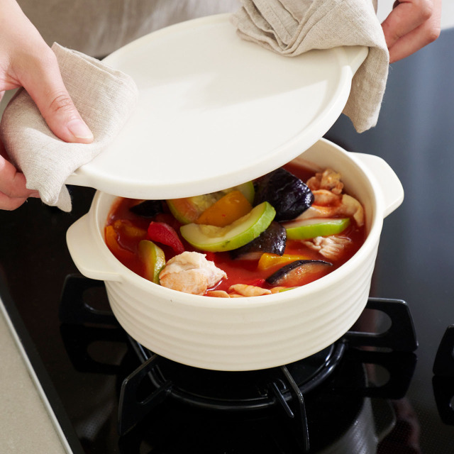 ウチ・ソトクッカー