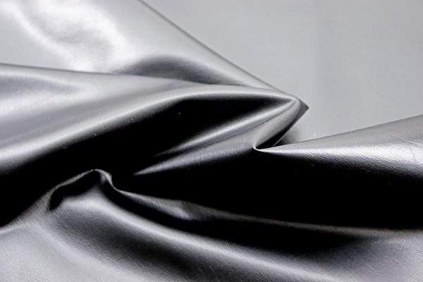 衣料にも使える高品質なソフトレザー　半艶　ブラック