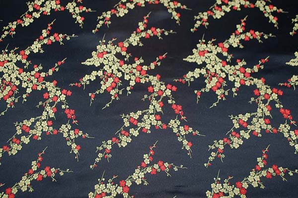 チャイナドレス生地 中国民族衣装生地梅・黒地に赤と金【生地通販