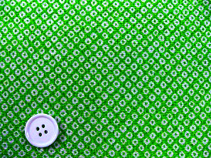 伝統的なちりめん生地 疋田文 鹿の子絞り 一目絞り 鹿の子しぼり 緑色　約７０ｃｍ×約５０ｃｍカット　(0643-73n)