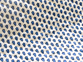 SOULEIADO ソレイアードのキルティング生地　ラ・プティット・ムーシュ　青色(白地)(0673-41)