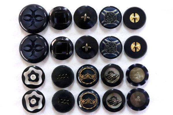 メーカー廃番品　ヴィンテージ　ジルコニア入　アンティークボタン　ネイビー系３　（23～30ｍｍ１０組　２０個）