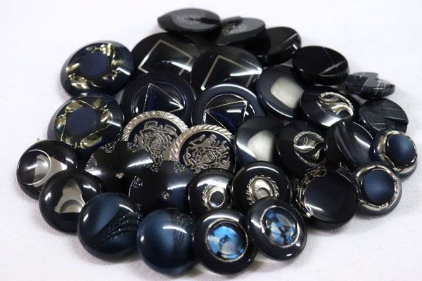 メーカー廃番品　ヴィンテージ　ジルコニア入　アンティークボタン　ネイビー系１９