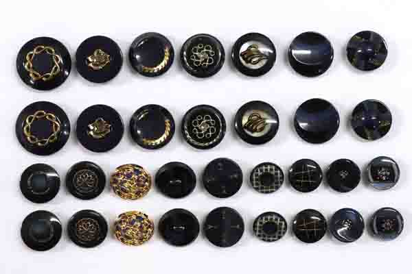 メーカー廃番品　ヴィンテージ　ジルコニア入　アンティークボタン　ブルー・ネイビー系３３