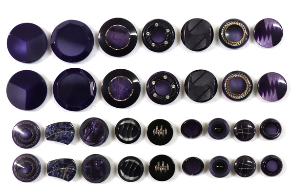 メーカー廃番品　ヴィンテージ　ジルコニア入　アンティークボタン　パープル系２９　（１６組）
