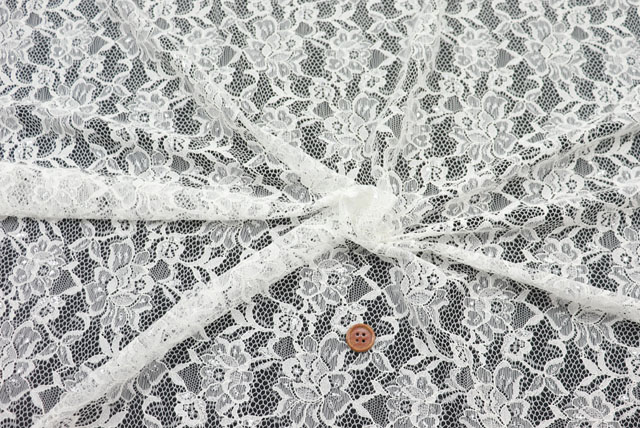 ラッセルレース生地　花柄　白×銀フイルム　【50cm単位】(la655)