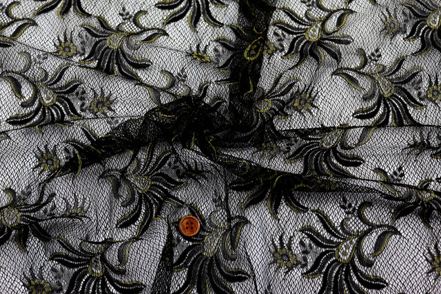 ラメ・ラッセルレース生地　黒・ゴールド　【50cm単位】　(la740)