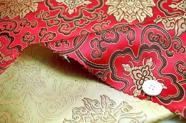 チャイナ・ブロケード（蓮と唐草・赤地に黒）