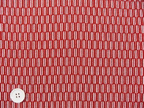 歴史を感じる和風生地 矢絣柄 矢羽根 レーヨンちりめん生地 赤色・レッド　約７０ｃｍ×約５０ｃｍカット　(0643-50)