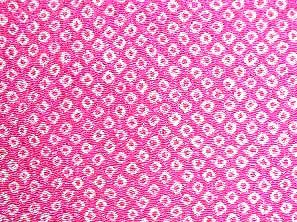 伝統的なちりめん生地 疋田文 鹿の子絞り 一目絞り 鹿の子しぼり かわいいピンク色　約７０ｃｍ×約５０ｃｍカット　(0643-72)