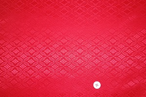 綸子 りんず 和風生地 和柄生地 着物の生地 和布(菱菊文様・赤色・レッド)(0649-34)