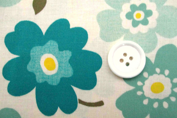 凄安 コットンシーチングプリント 北欧調の花 生成地ｘミントグリーンとターコイズグリーン系花 生地通販 布販売 江戸ッ子