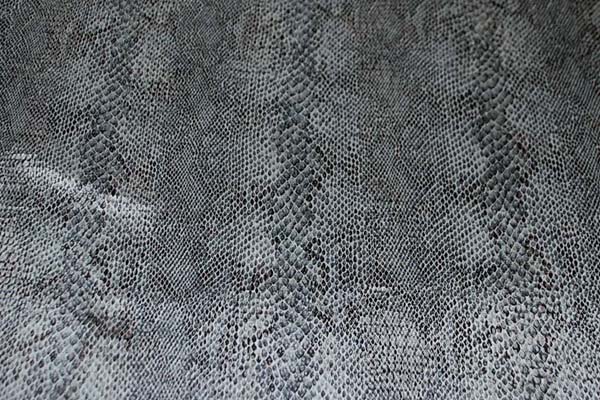 １ＷＡＹのベロアニット　スネーク　グレー