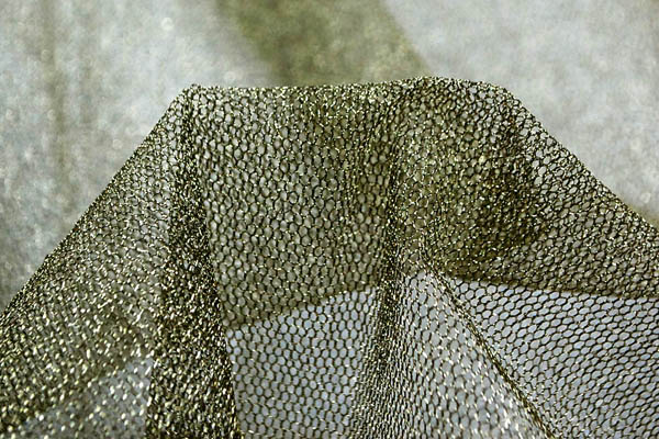 ラメチュール　黒ベースのゴールド