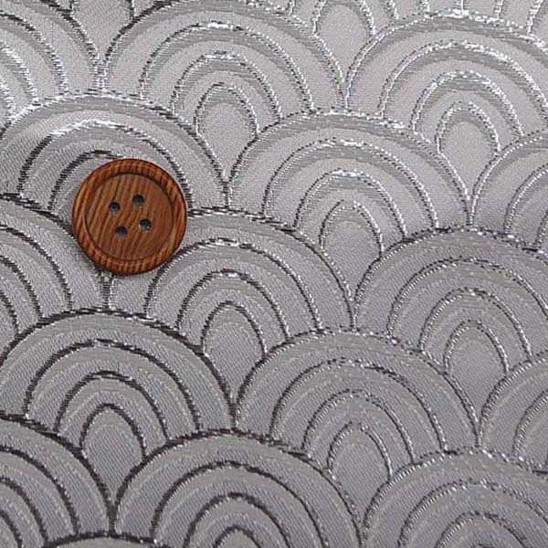 よさこいや舞台衣装に最適な　光沢感のある素材　ラメ入りジャガード　青海波　白×シルバー