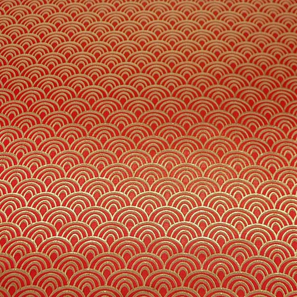 よさこいや舞台衣装に最適な　光沢感のある素材　ラメ入りジャガード　青海波　朱赤×ゴールド