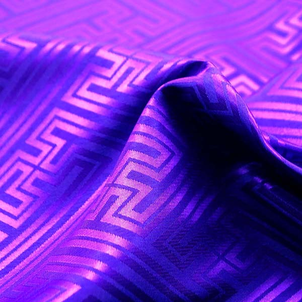 よさこいや舞台衣装に最適な　光沢感のある素材　ポリエステルジャガード　紗綾形　江戸紫