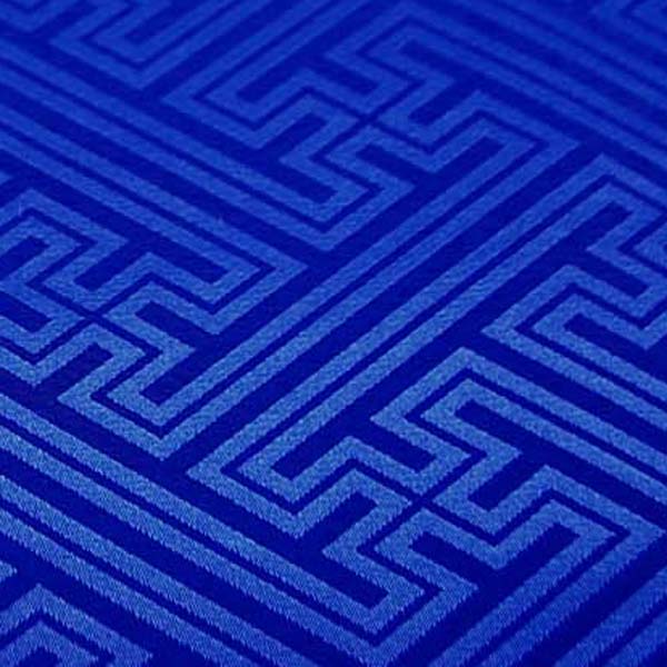 よさこいや舞台衣装に最適な　光沢感のある素材　ポリエステルジャガード　紗綾形　青（ロイヤルブルー）