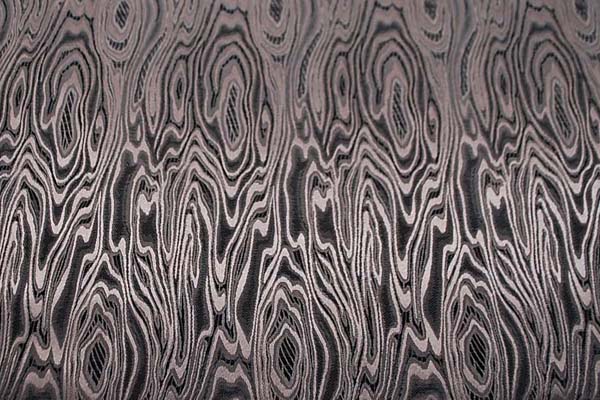 よさこいや舞台衣装に最適な　光沢感のある素材　ポリエステルジャガード　モアレ　こげ茶