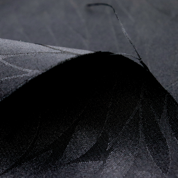 イベントや衣装に最適な光沢感のある素材　ポリエステルジャガード　菊の柄　黒