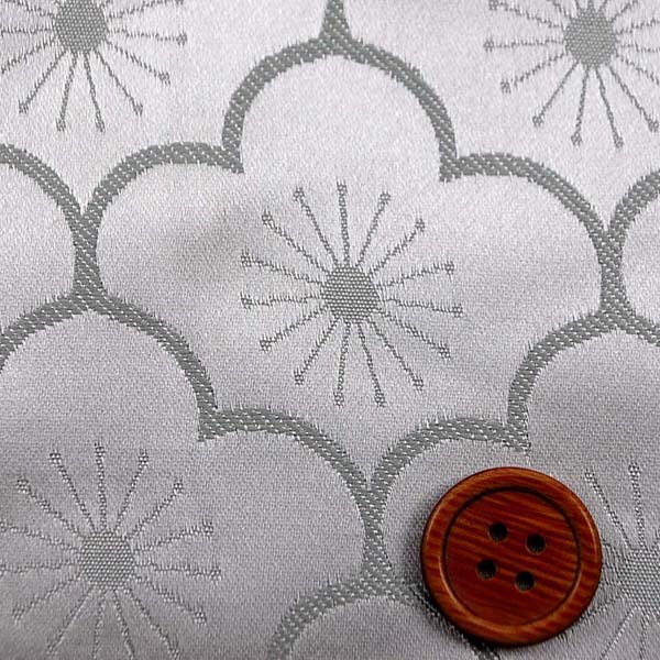 サテンジャガード　梅の柄　シルバー（シルバーグレー）