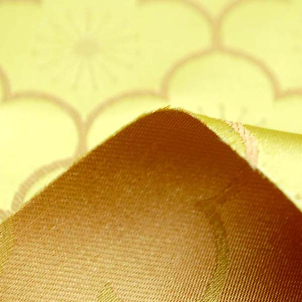 サテンジャガード　梅の柄　ゴールド