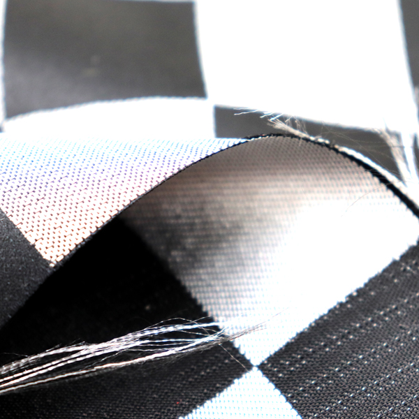 よさこいや舞台衣装に最適な　光沢感のある素材　サテンジャガード　市松格子　銀×黒