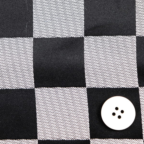 よさこいや舞台衣装に最適な　光沢感のある素材　サテンジャガード　市松格子　銀×黒