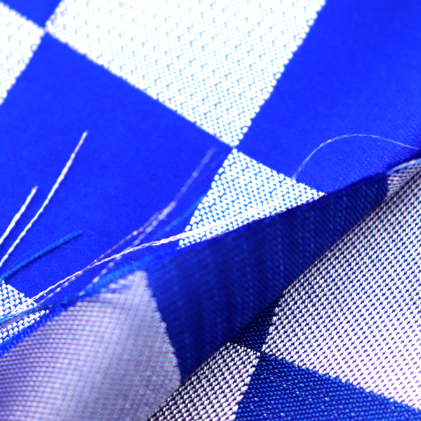 よさこいや舞台衣装に最適な　光沢感のある素材　サテンジャガード　市松格子　青×銀