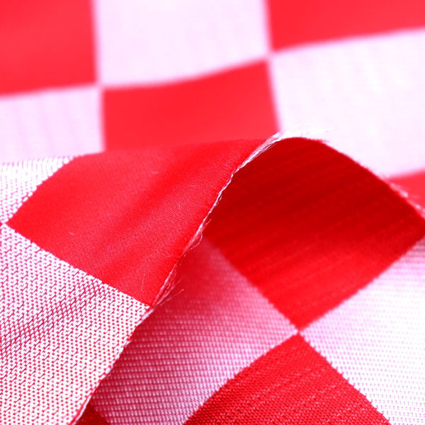 よさこいや舞台衣装に最適な　光沢感のある素材　サテンジャガード　市松格子　赤×銀