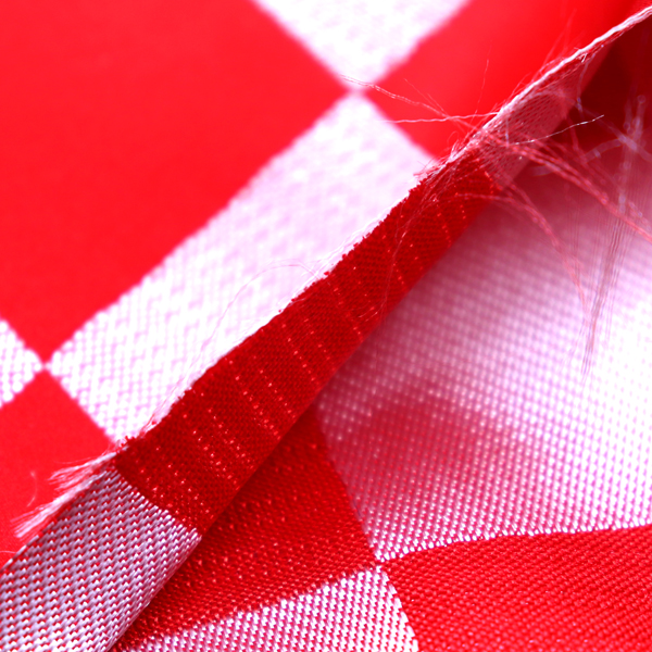 よさこいや舞台衣装に最適な　光沢感のある素材　サテンジャガード　市松格子　赤×銀
