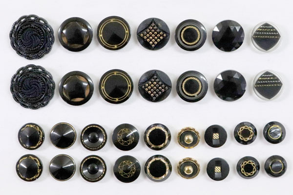 メーカー廃番品　ヴィンテージ　ジルコニア入　アンティークボタン　ブラック・ゴールド系２９