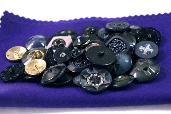 メーカー廃番品　ヴィンテージ　ジルコニア入　アンティークボタン　ブラック系フェルト