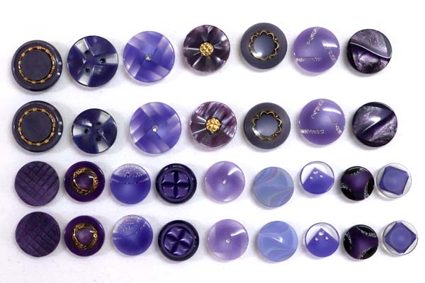 メーカー廃番品　ヴィンテージ　ジルコニア入　アンティークボタン　パープル系GT03　（１６組３２個）　btgt03