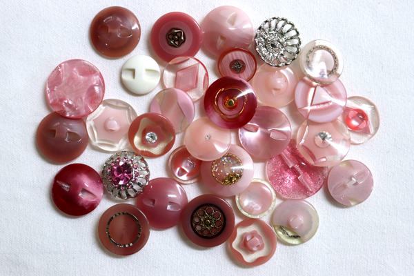 メーカー廃番品　ヴィンテージ　ジルコニア入　アンティークボタン　ピンク系gt153