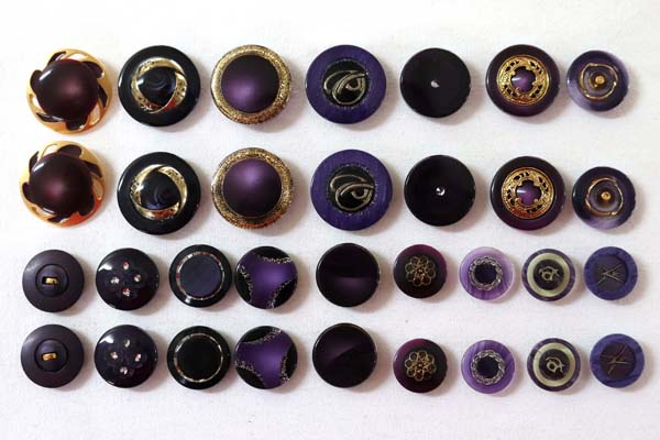 メーカー廃番品　ヴィンテージ　ジルコニア入　アンティークボタン　パープル×ゴールド系GT76　（１６組３２個）　btgt76
