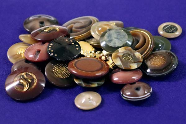 メーカー廃番品　ヴィンテージ　ジルコニア入　アンティークボタン　ブラウン・ダークレッド系フェルト