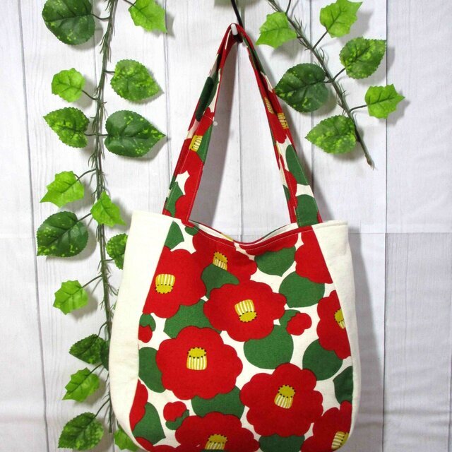 店舗の人気キットを集めました 綿麻キャンバス椿の柄で作る しずく型 トートバッグ ドロップトート２ 生地通販 布販売 江戸ッ子