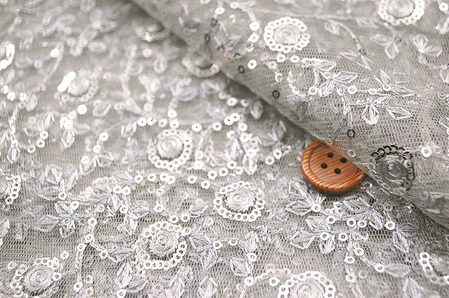 スパンコール刺しゅうレース生地 グレイ 【生地通販 布販売