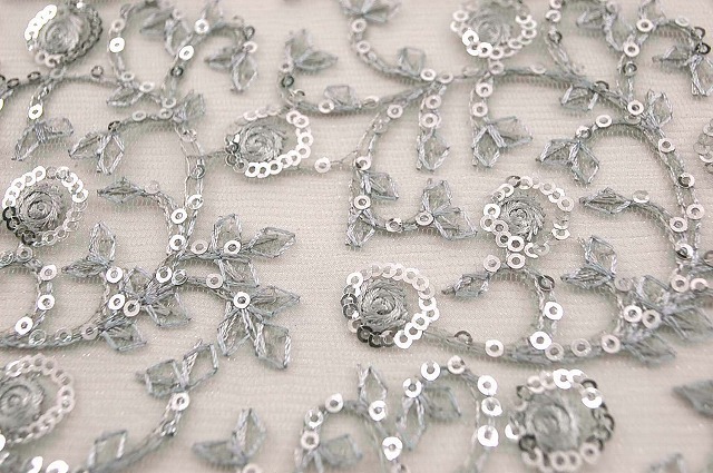 スパンコール刺しゅうレース生地【50cm販売】《キズがあります》　　（la439） 