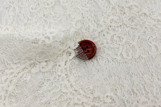 ラッセルレース生地　オフ白　【50cm単位】　(la702)