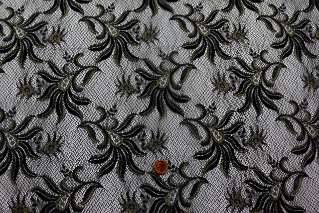 ラメ・ラッセルレース生地　黒・ゴールド　【50cm単位】　(la740)