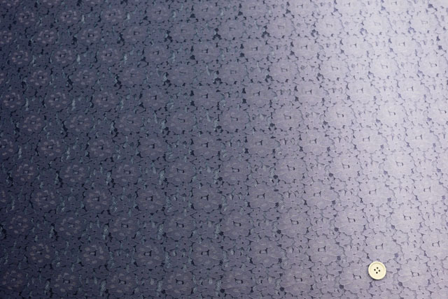 ラッセルレースぼかしプリント生地　青紫系　【50cm単位】　(la746)