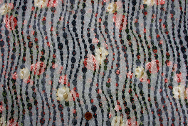 ながれ水玉チュールレース生地　薔薇柄　紺地×赤・グレイ他【50cm単位】(la802)