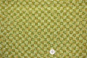 ちりめん友禅 可愛い小桜の和風生地 レーヨンちりめん生地 黄緑色　約７０ｃｍ×約５０ｃｍカット　(0647-67)