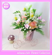 4月の誕生花★サイクルアレンジ4,000円【送料無料】花言葉付き【かすみ草】【四つ葉メッセージボトル選択可】ネット特価！