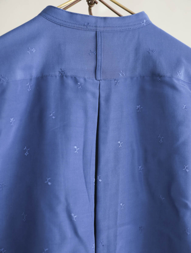 【美品】ASEEDONCLOUD ショート丈ブラウス/ ブルー、水色 美品】ASEEDONCLOUD ブラウス/ ブルー、水色